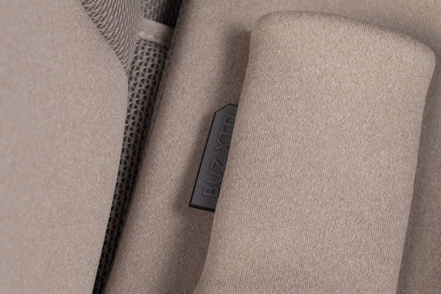 EasyGo Buz XTD Pro i-Size autóshordozó ISOFIX bázissal – Taupe