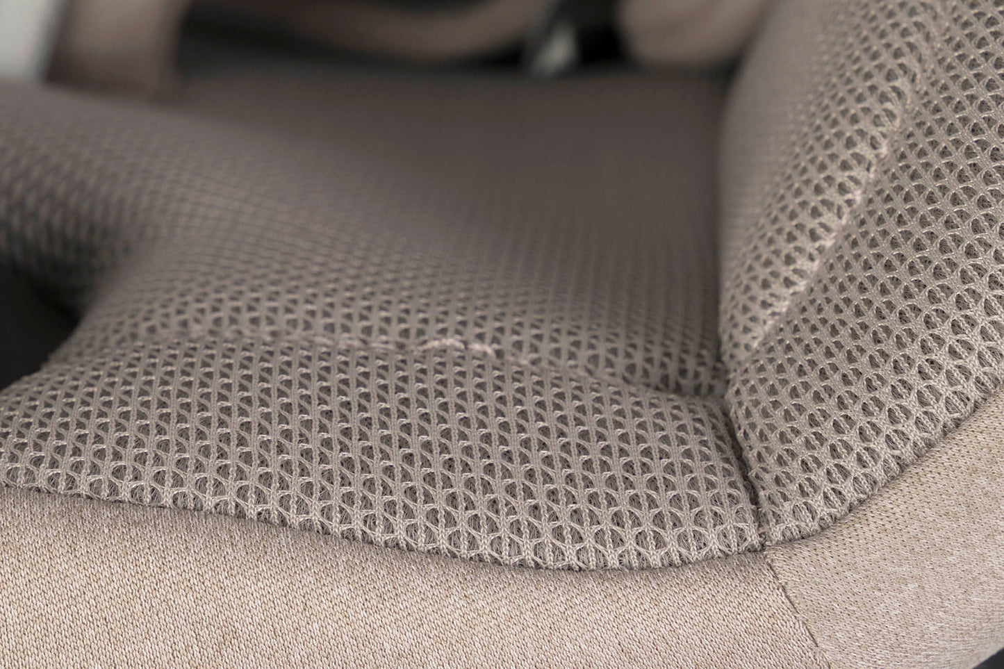 EasyGo Buz XTD Pro i-Size autóshordozó ISOFIX bázissal – Taupe